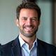 Portrait souriant de Monsieur Antoine Dubois, PDG de TechCorp